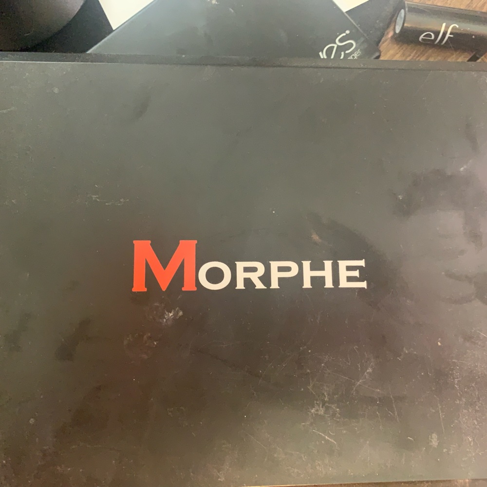 Hardly touched Morphie F35 makeup. 35 Beautiful colors - Picture 2 of 2